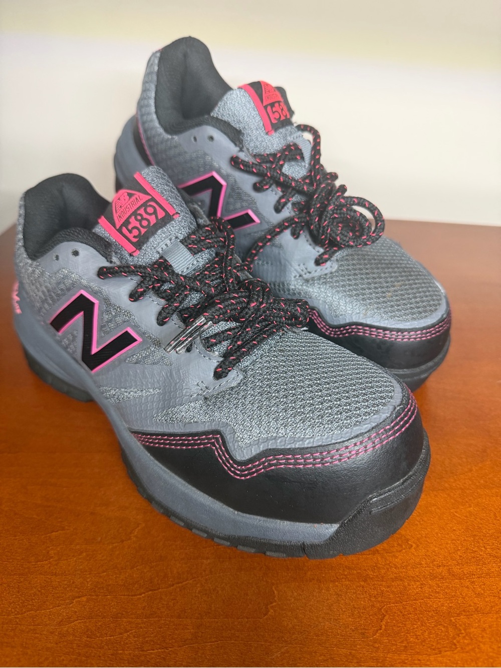 New Balance 589v1 Women's Composite Toe Electrical Hazard Athletic Work Shoe